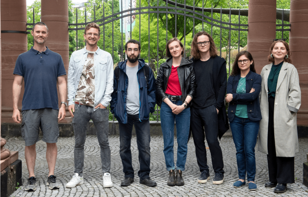 Hiller Lab 2021 in Frankfurt (left to right) Michael, Leon, Alexis, Ekaterina, Bogdan, Ariadna, Janina